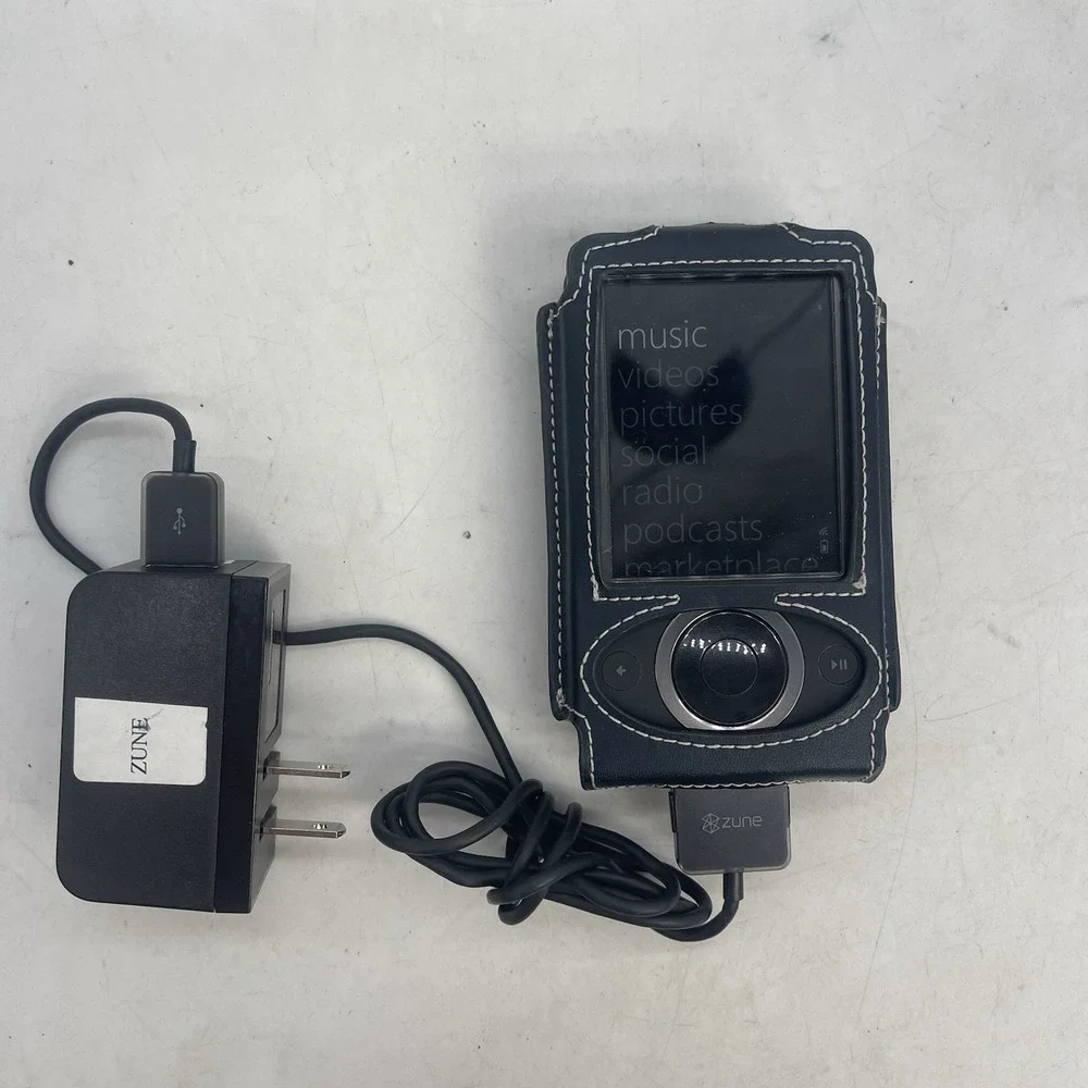 Microsoft Zune 1st Generation 30 GB Black MP3 & FM Media Player 1089 Blue Works